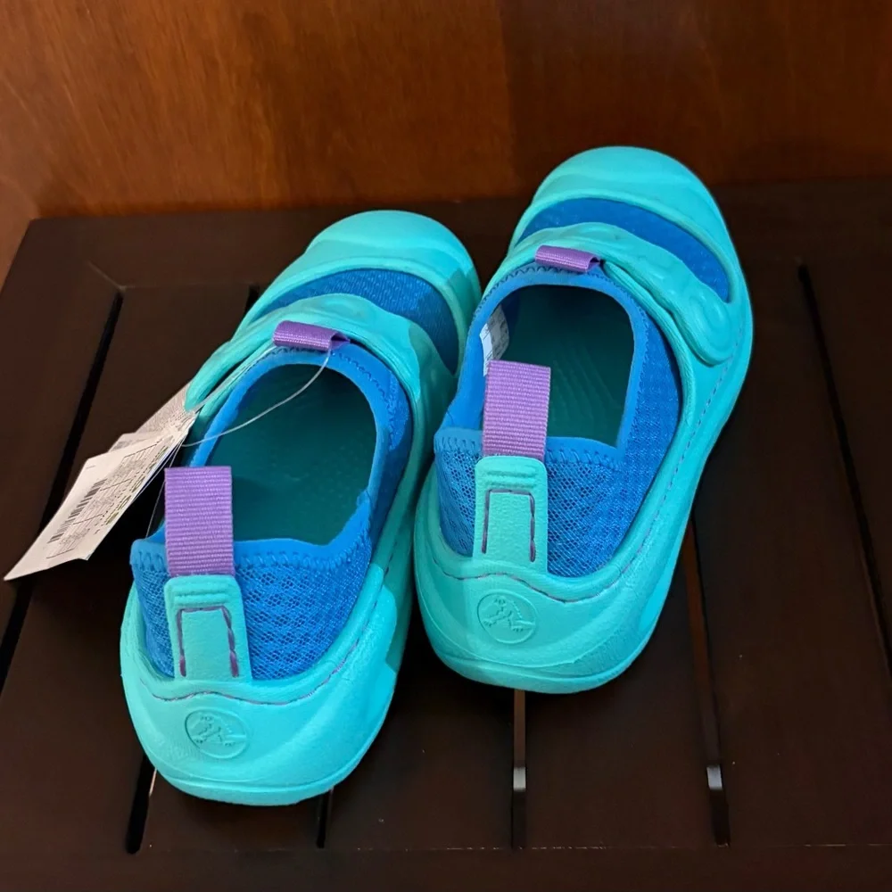 CROCS Kids c12 Aqua Slip-On Water Shoes in Teal & Blue